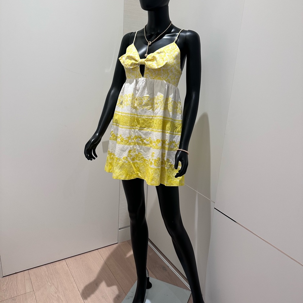 Alice + Olivia Yellow & White Floral Bow Front Mini Dress